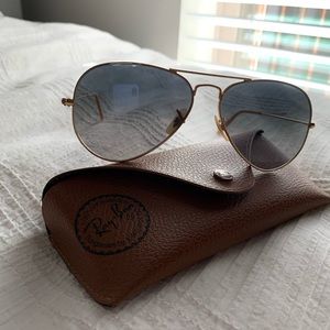 Ray-Ban Classic Gold Aviators